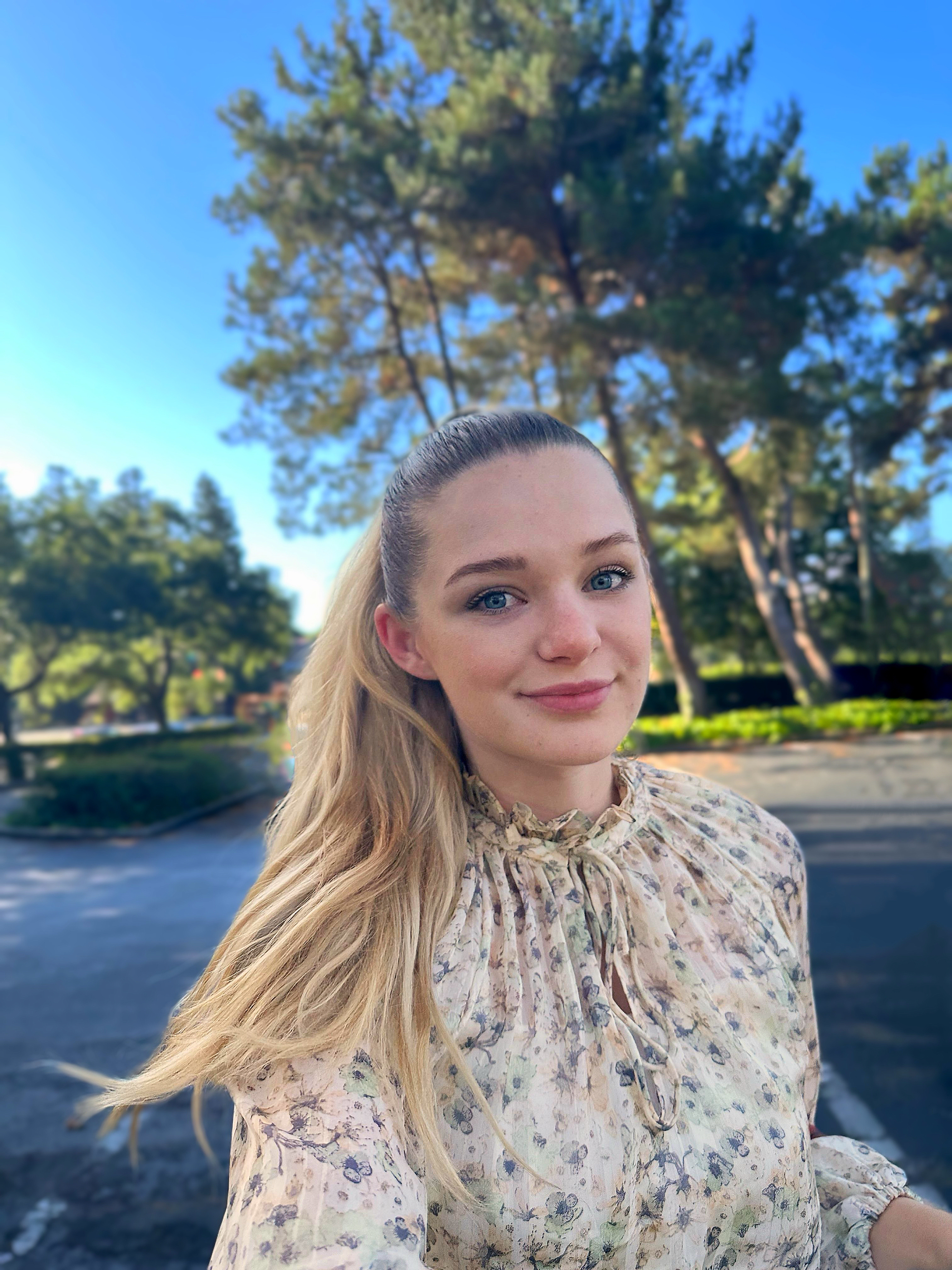 Meet Annie Holt: The Tiktok Influencer - v969b0k