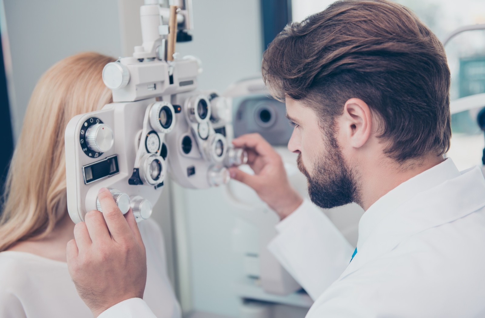 optometrist-completing-eye-exam
