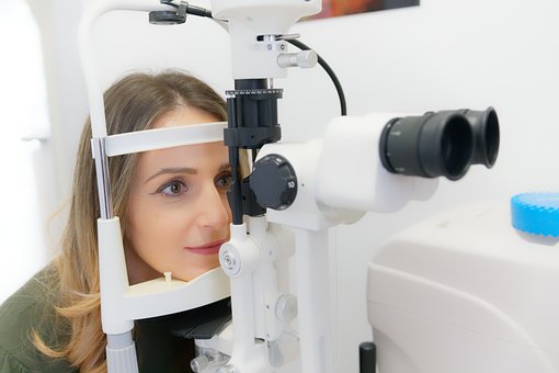 Things optometrists look for in an associate